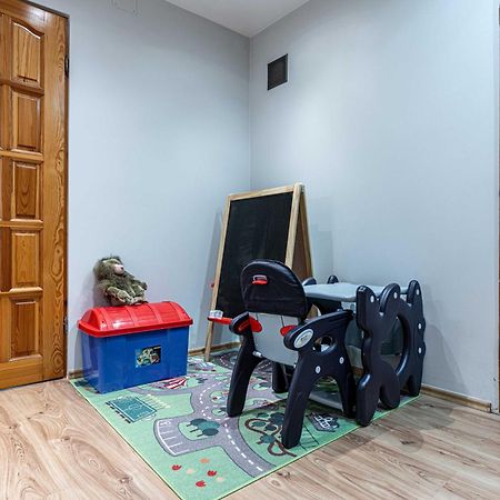 Spora Chata Nowy Targ Exterior photo